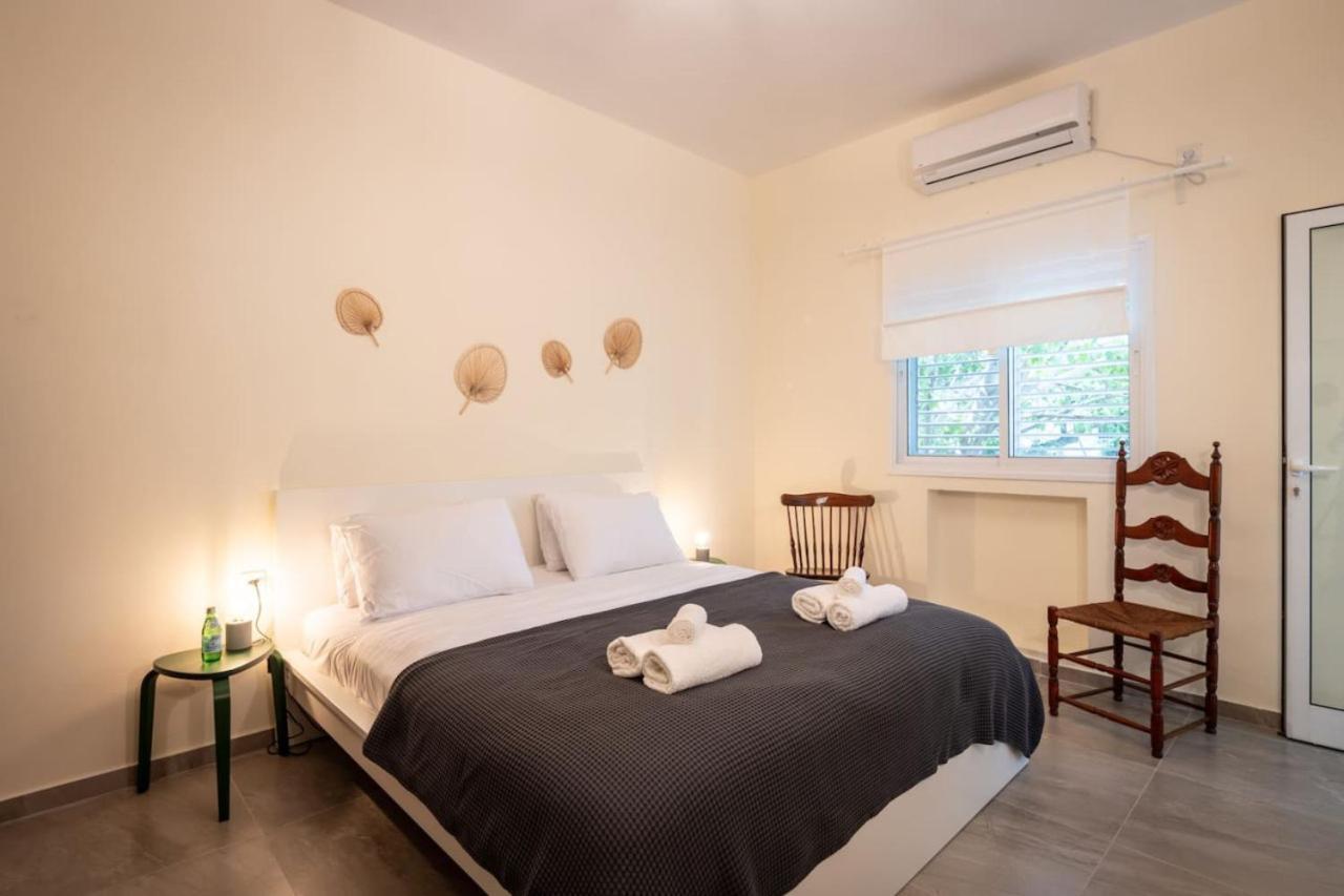 Eclectic Dreams Rabin Square With Shelter By Sea N' Rent Apartment *