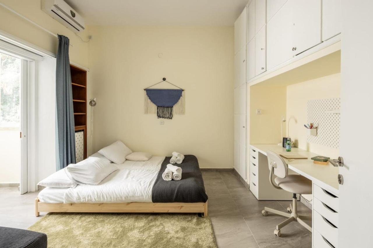 Eclectic Dreams Rabin Square With Shelter By Sea N' Rent * Tel Aviv